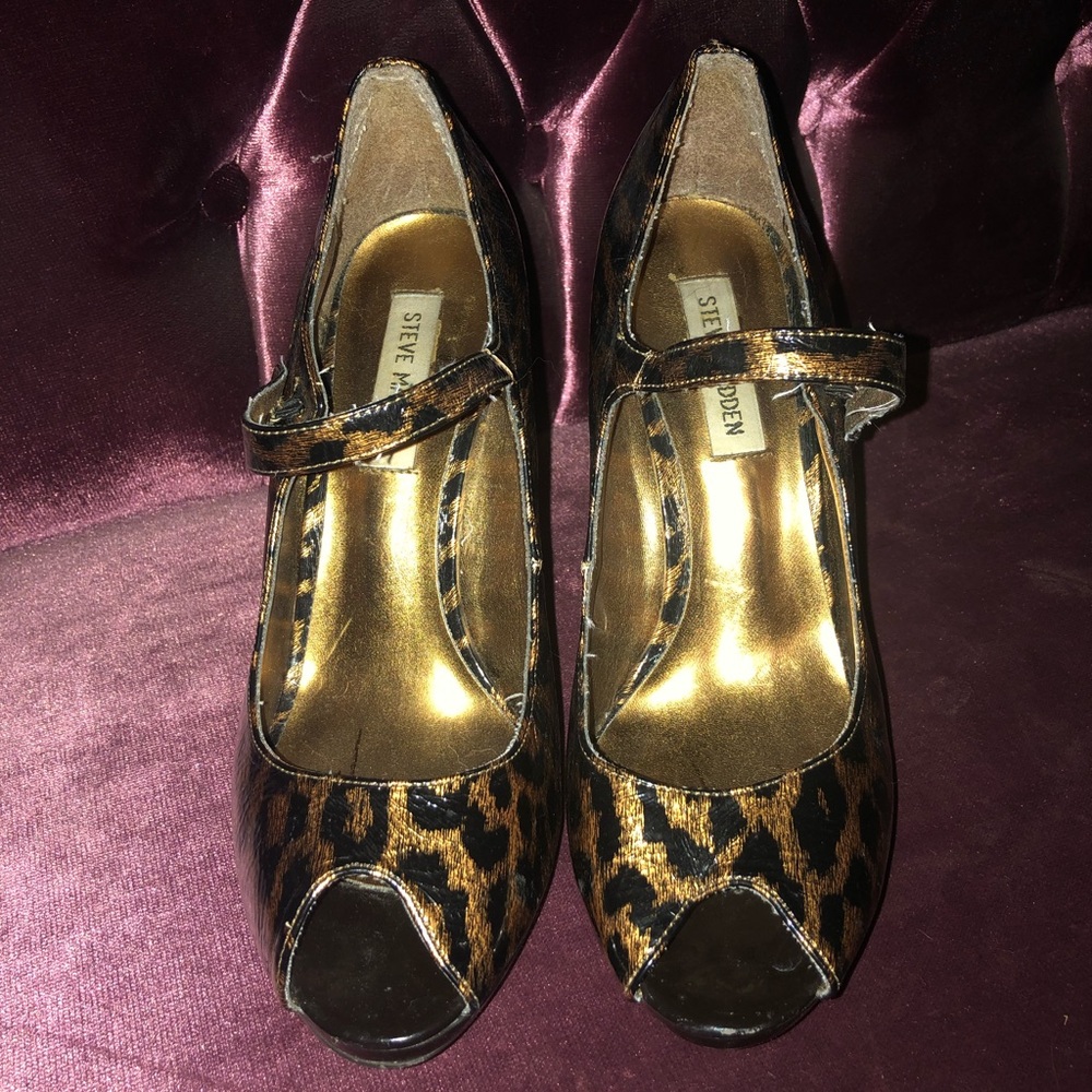 Steve Madden patent leather leopard & black heels